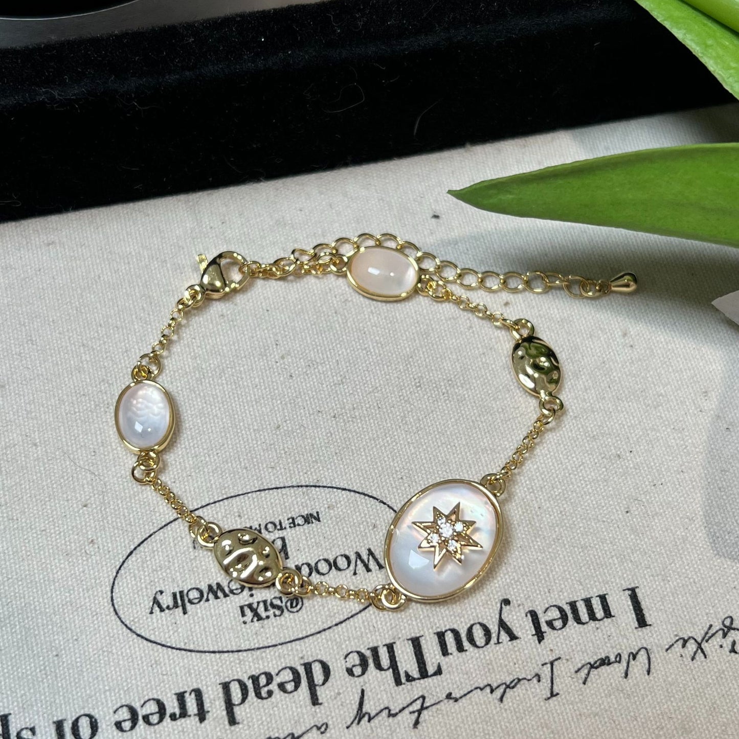 Eight-pointed Star Zircon Necklace